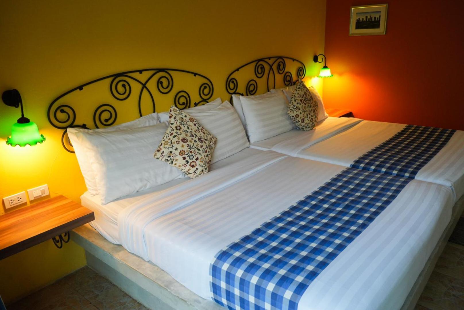 The Castello Resort Ko Lan Room photo
