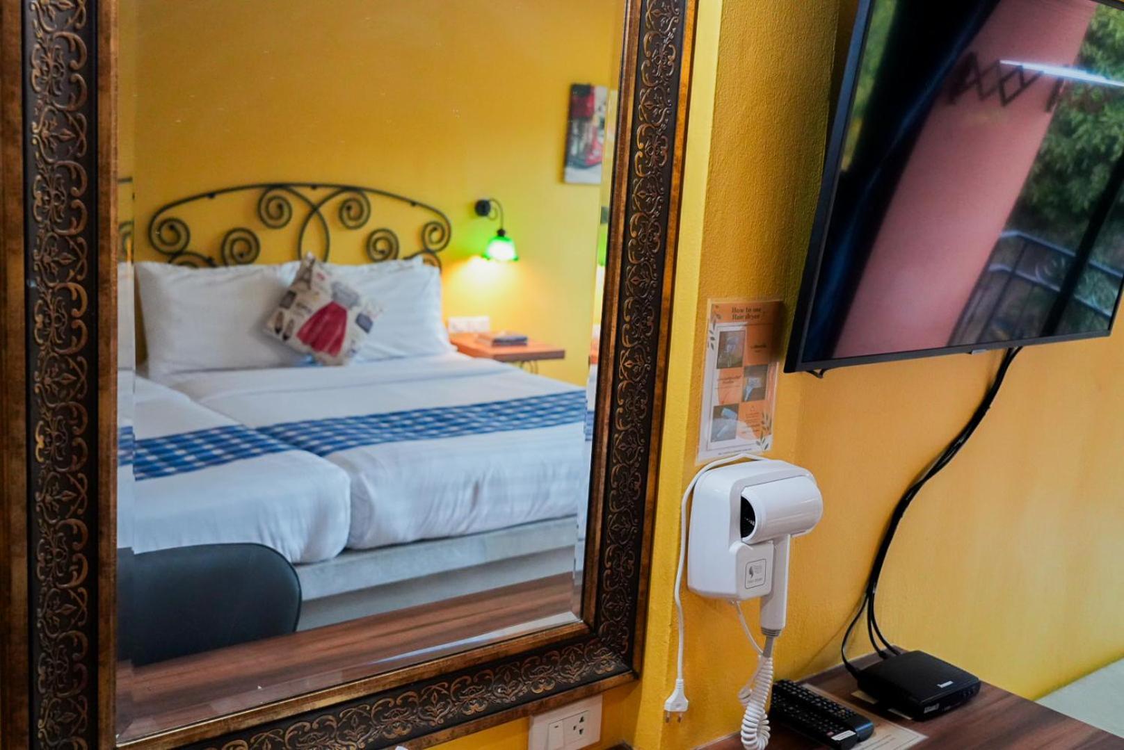 The Castello Resort Ko Lan Room photo